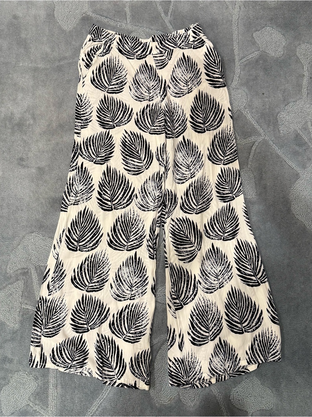 Navy & White Palm Print Wide-Leg Pants